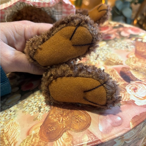 14” DRK BROWN BUNNY W/ CHECKED DRESS HOLDING BEAR FROM THE BEARINGTON COLLECTION - Picture 3 of 8